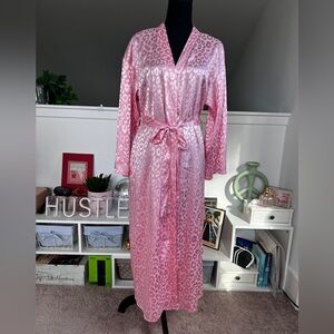 Shimmery Pink Cheetah-print Robe